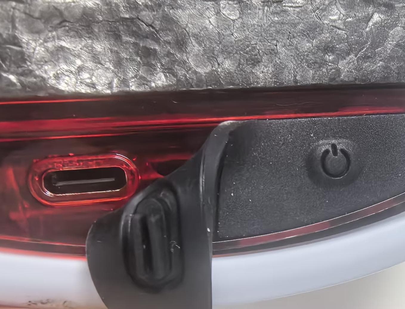 Smart Helmet - FCC ID 2BV8K-RYV-1 - Ryvfit inc. (2)
