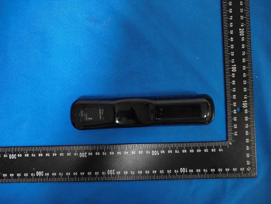 Remote control - FCC ID 2BV8Y-MR-22GA - shenzhenshilanlanyounimaoyiyouxiangongsi (2)
