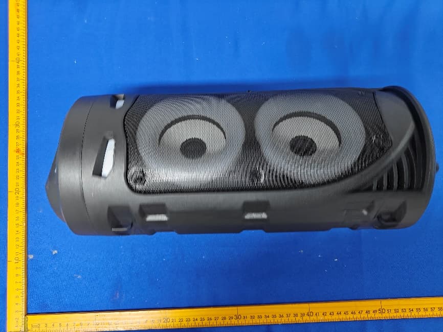 Portable Bluetooth speaker - FCC ID 2BVC7-20977171-US - Hong Kong Easton Technology Co., Limited (4)