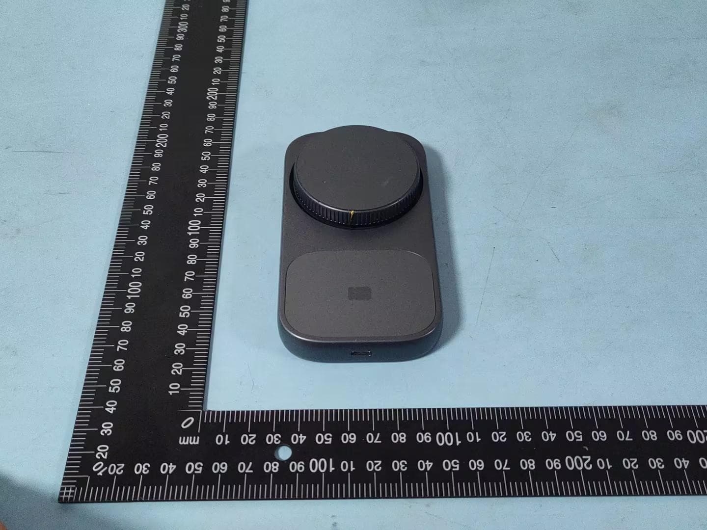 Wireless Charger & Dock - FCC ID 2BVC9-LHC311 - ALAM ALTAWASOL ELECTRONICS LLC