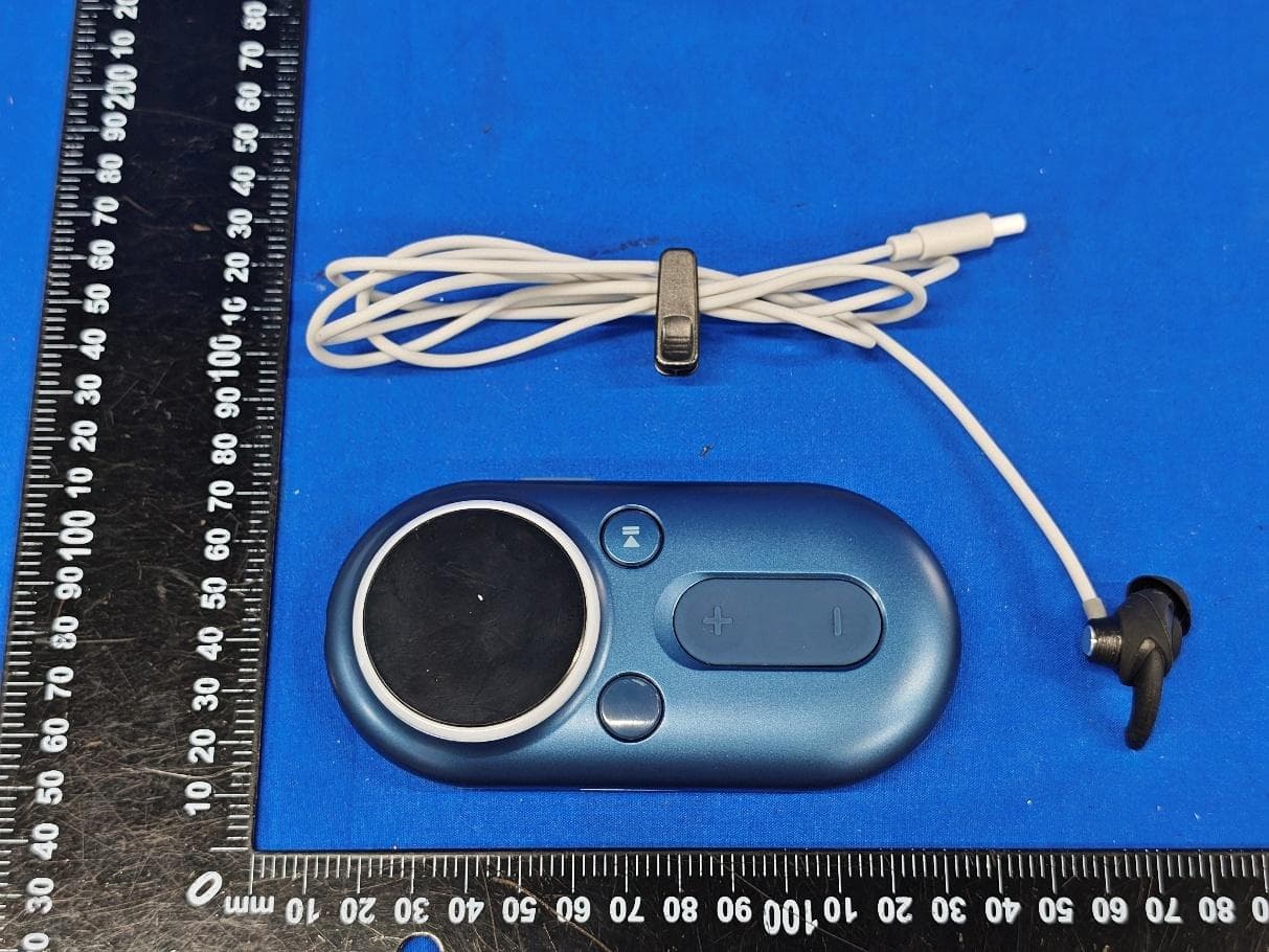 Earbud Set - FCC ID 2BVCF-A-B-102SERIES - Shenzhen BrainCLOS Technology Co., Ltd. (2)