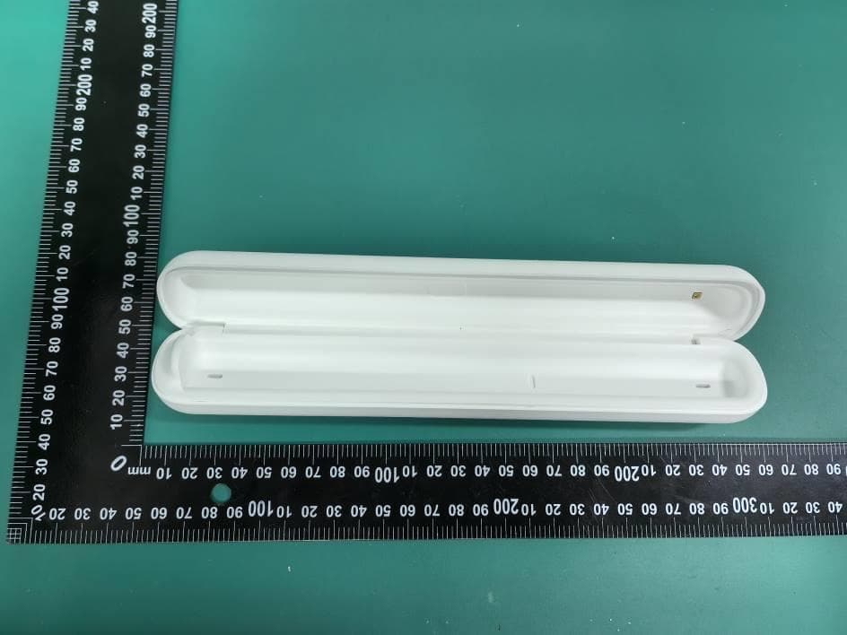 UVC Travel Case - FCC ID 2BVF9-B2W - Shenzhen Libai Technology Co.,Ltd. (2)