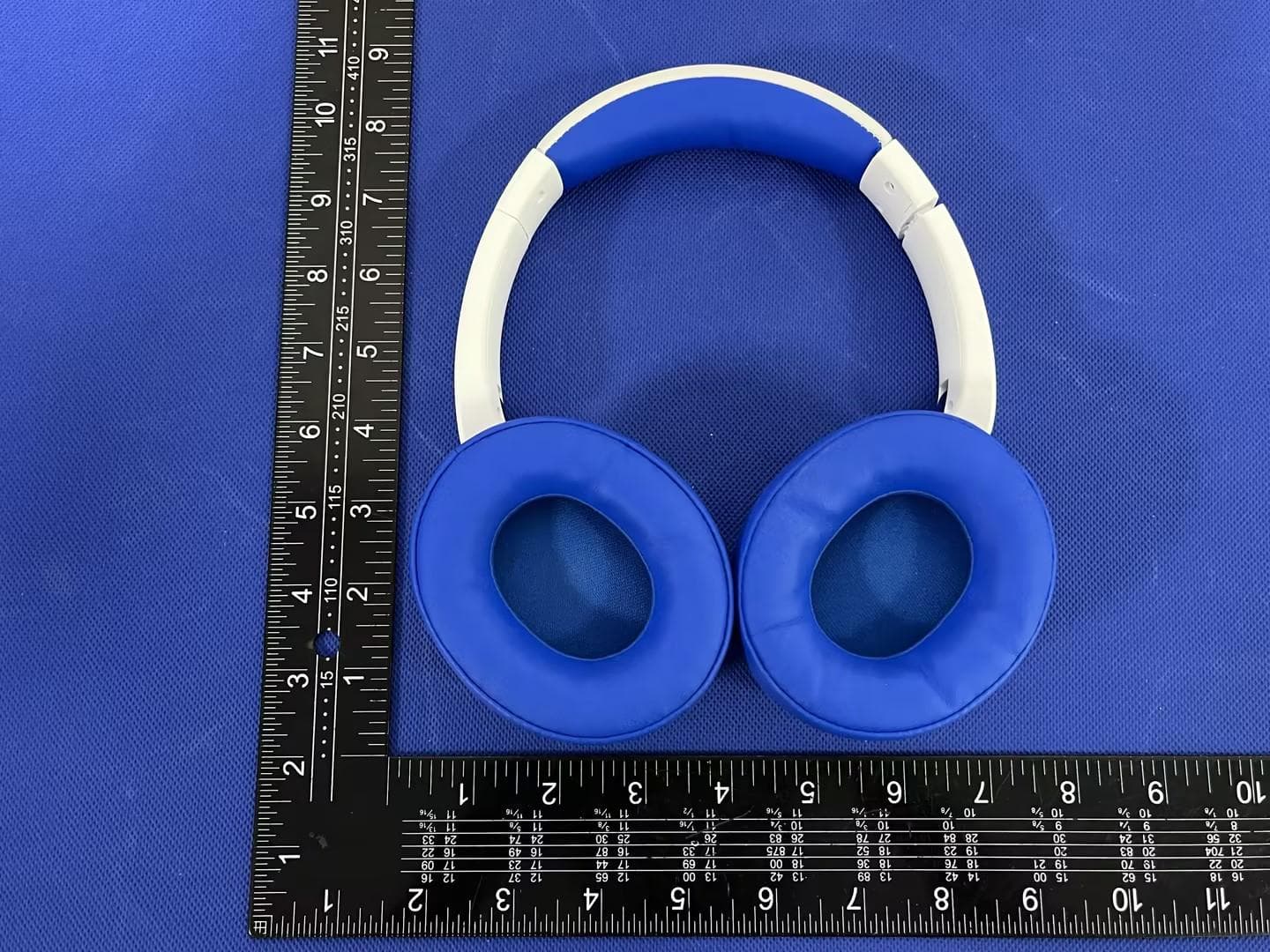 headphones - FCC ID 2BVFD-ET-JH09 - Shenzhen YiKeNeng E-Commerce Co., Ltd. (2)