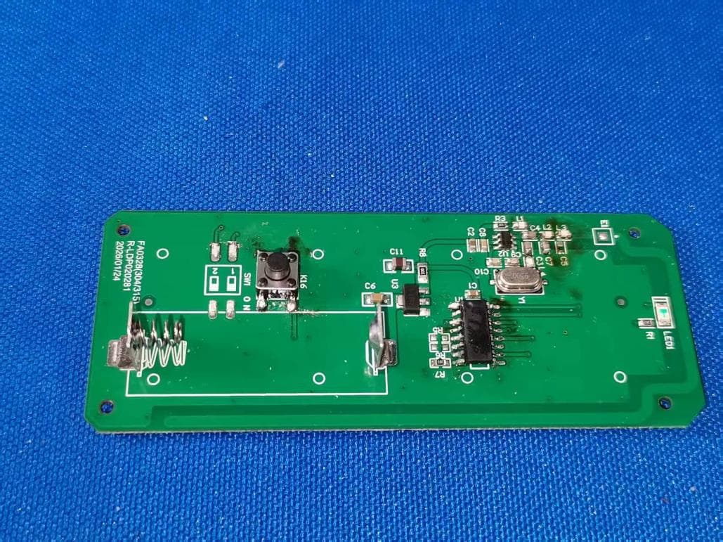 Remote control - Transmitter - FCC ID 2BVHX-CD-0328B - Echo Solutions LLC
