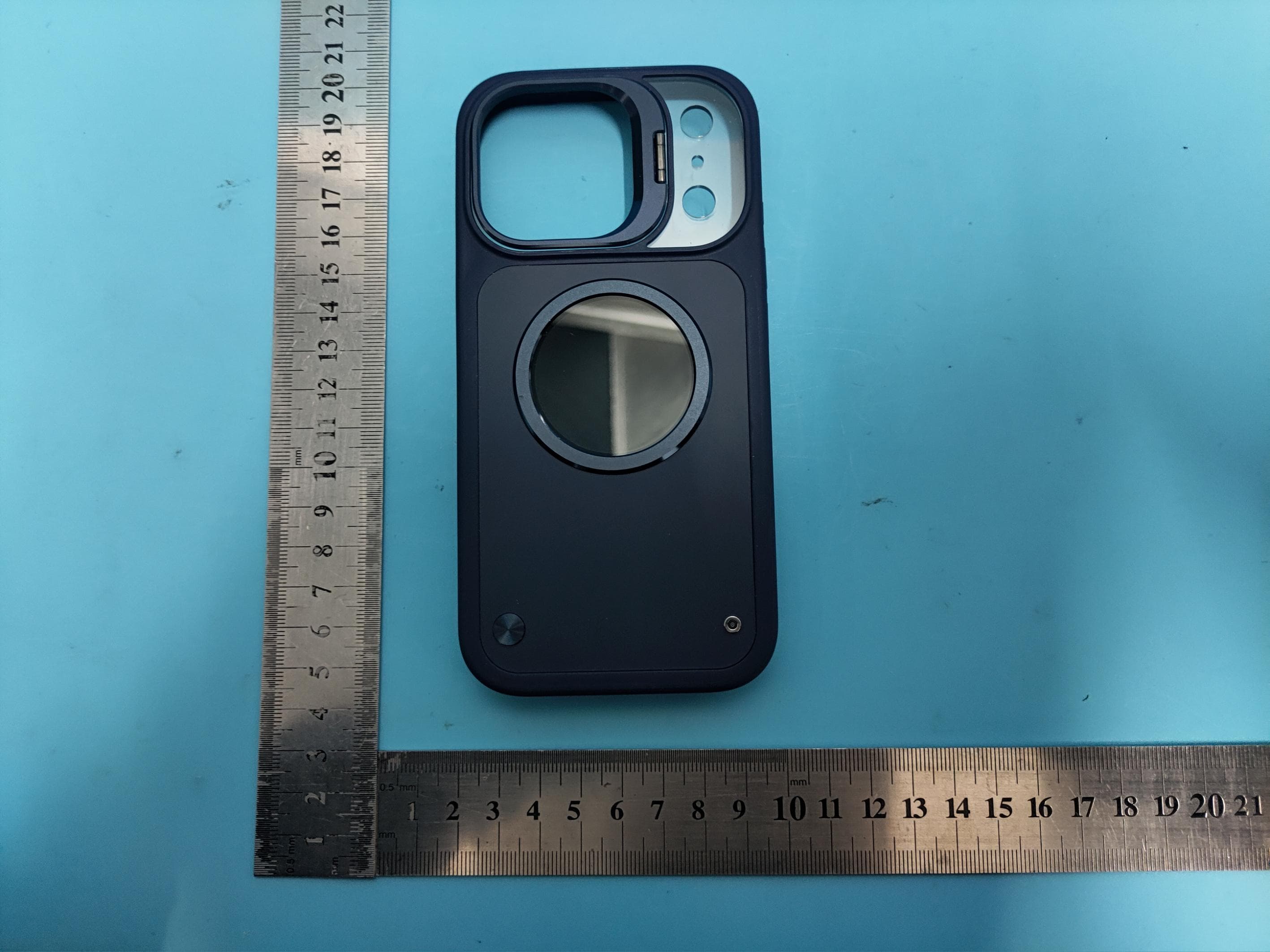 Smartphone case - FCC ID 2BVJ4-SC3 - Shenzhen Runjiehao Technology Co., Ltd. (3)