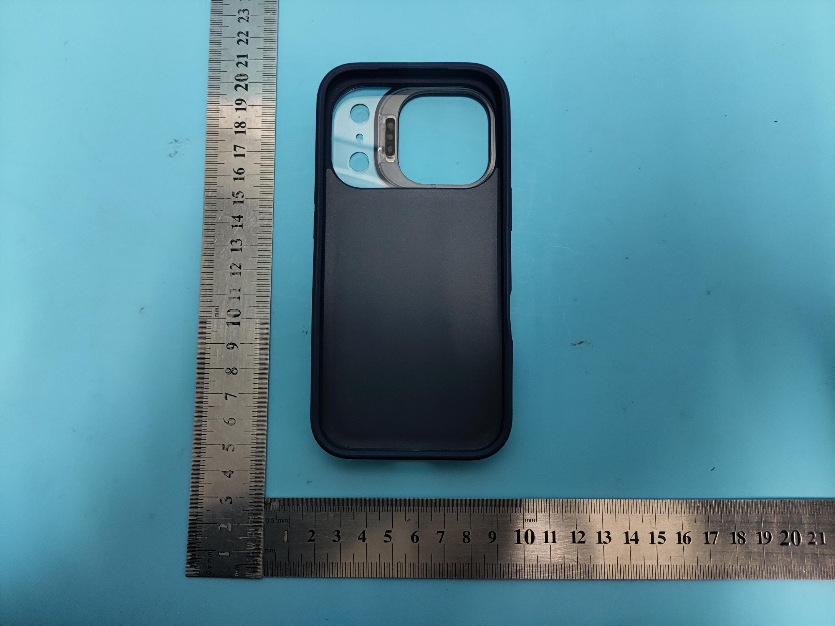 Smartphone case - FCC ID 2BVJ4-SC3 - Shenzhen Runjiehao Technology Co., Ltd. (4)