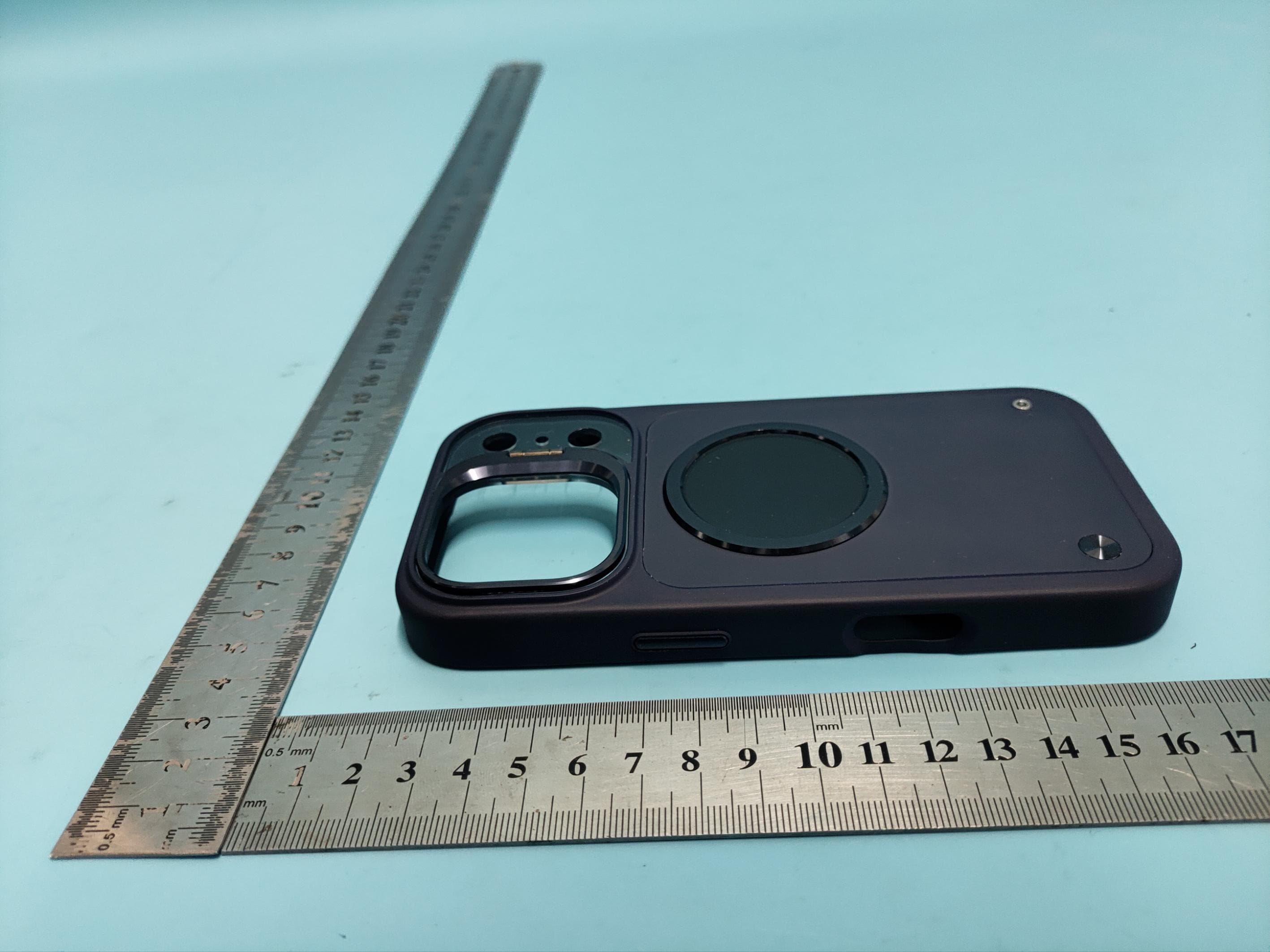 Smartphone case - FCC ID 2BVJ4-SC3 - Shenzhen Runjiehao Technology Co., Ltd. (5)