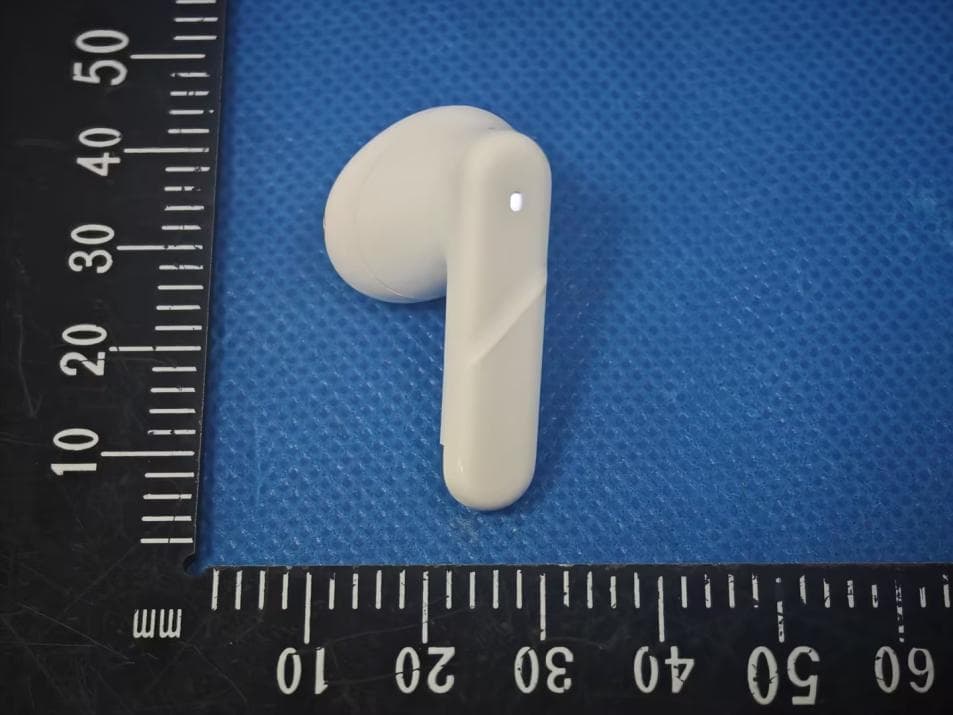 Wireless Earphones - FCC ID 2BVOB-JA27 - MONSTERA SRL (4)