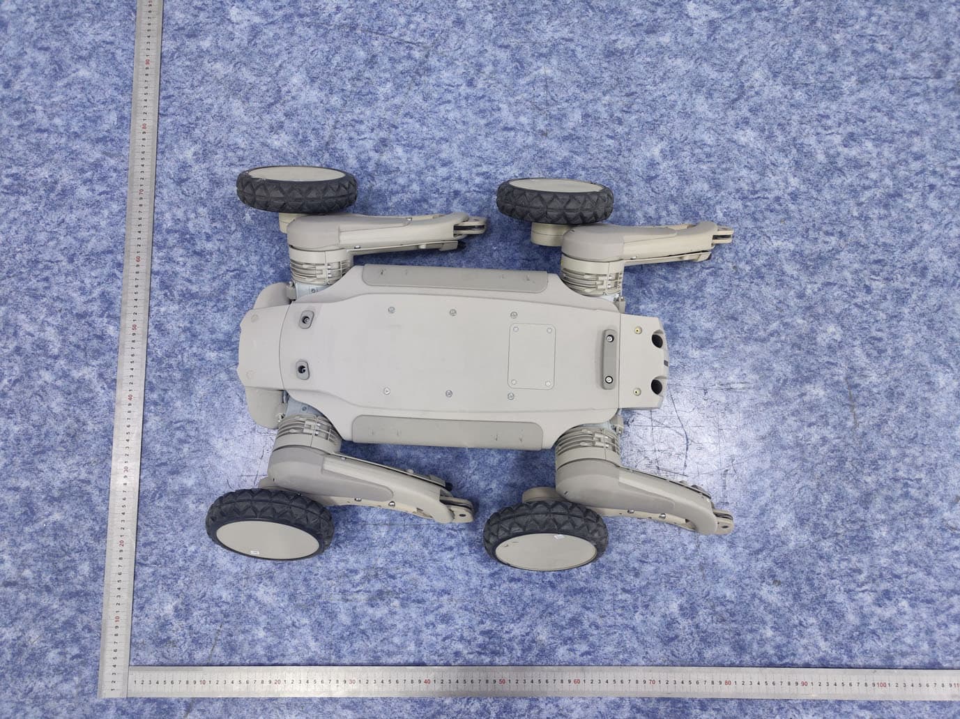 Quadruped Robot - FCC ID 2BVPE-L1L1W - Zhishen Xinchuang (Suzhou) Intelligent Technology Co., Ltd.