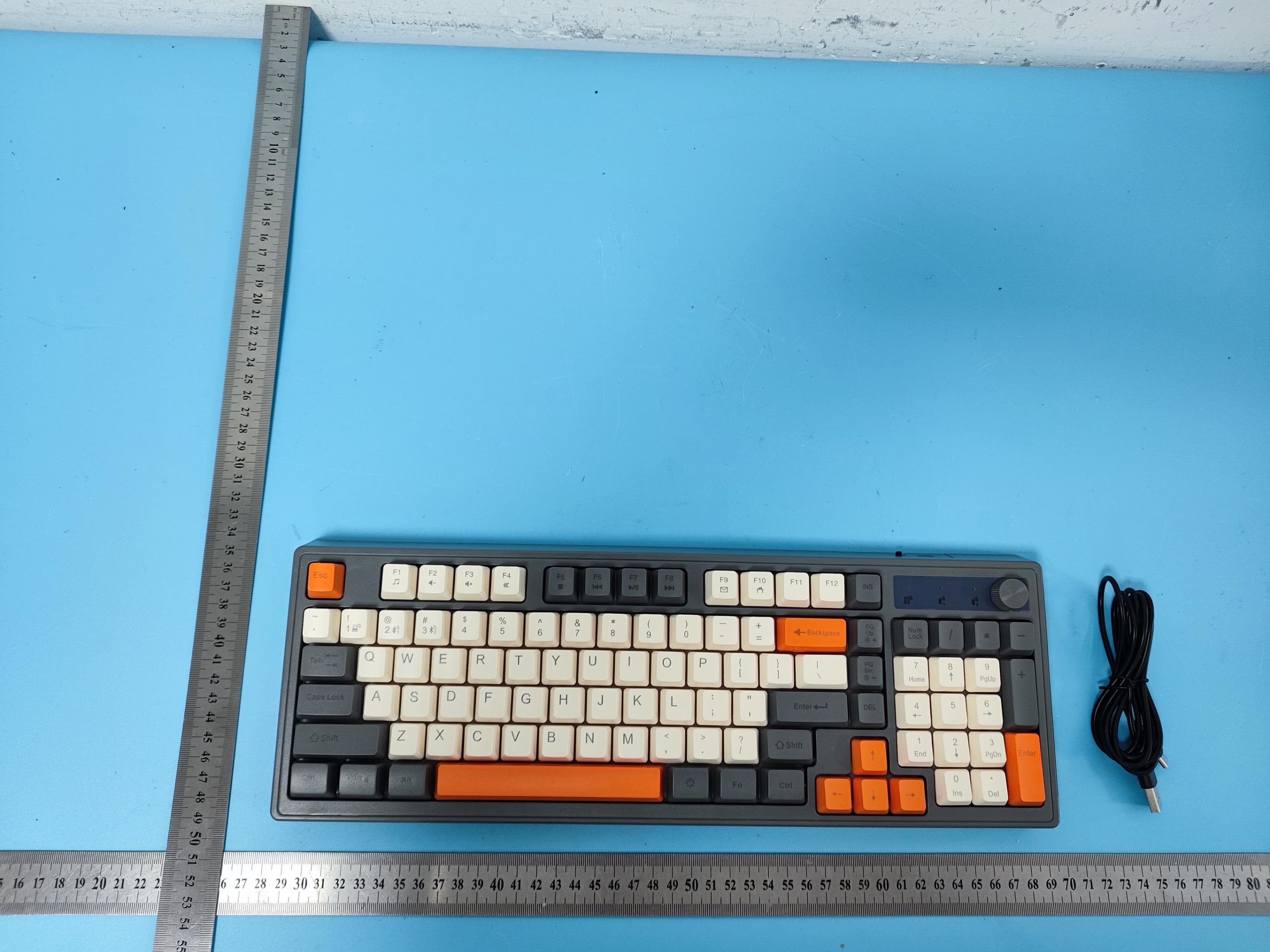 Keyboard - FCC ID 2BVQE-JT98A - Shenzhen Jiutao Cross-Border E-Commerce Services Co., Ltd. (4)
