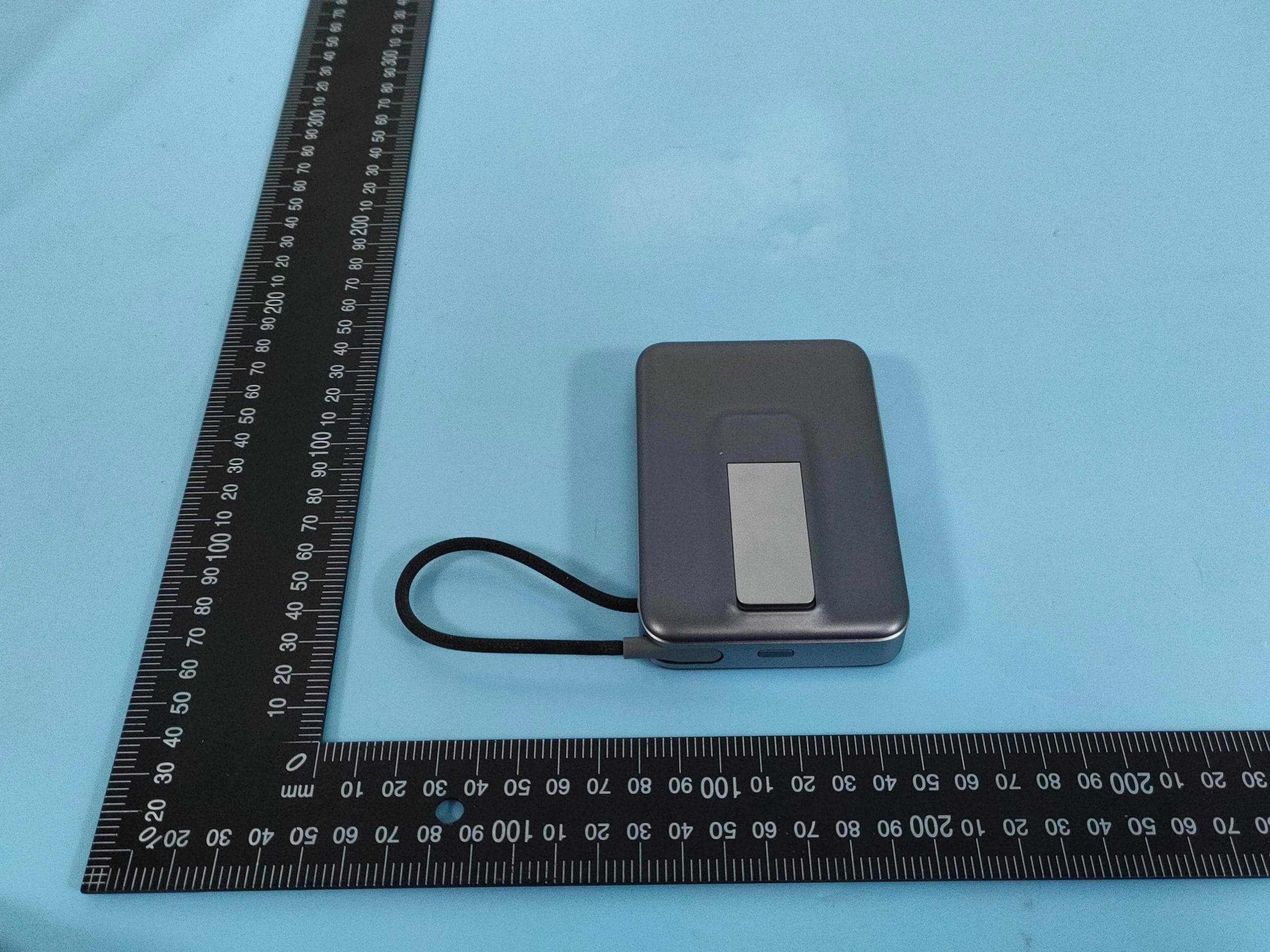 Power Bank - FCC ID 2BVQN-PB0621 - HUNAN C-SMARTLINK TECHNOLOGY CO.,LTD (2)