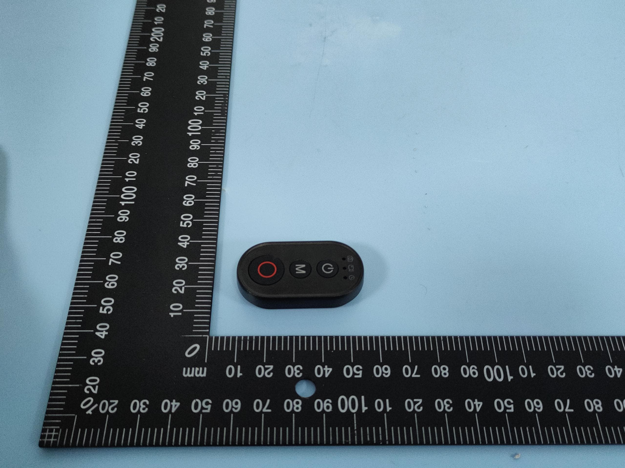 Bluetooth Remote Controller - FCC ID 2BVQV-RWCTUNIS-1 - shenzhenshihuiruikejiyouxiangongsi (3)