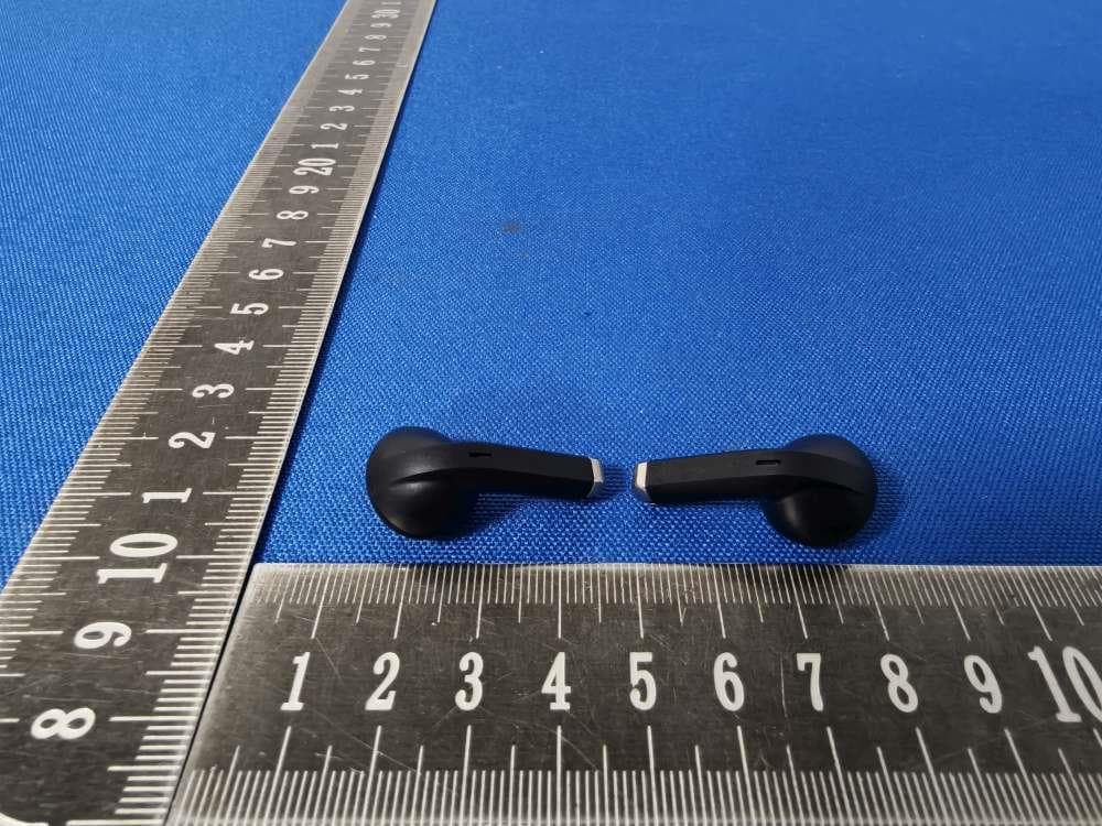 Wireless Earphones - FCC ID 2BVRK-WS04 - Shenzhen Yichen E-commerce Co.,Ltd (3)
