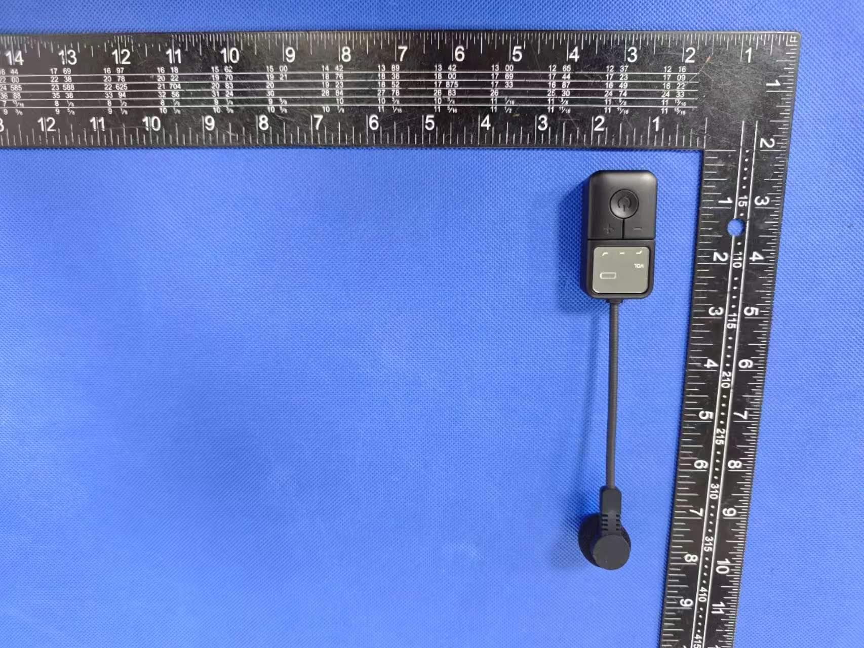 2.4G Wireless Microphone - FCC ID 2BVSC-Q1 - Huali Hui (Jiangmen) Electronic Technology Co., Ltd
