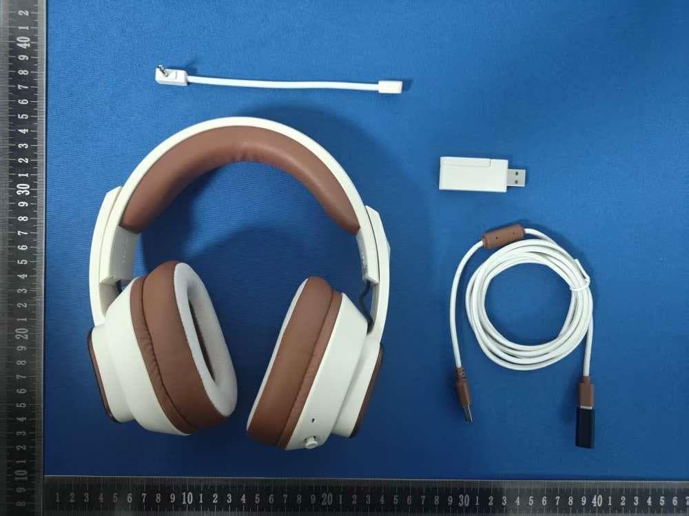 EVA Wireless Headset - FCC ID 2BVT8-EVA - SHAREEZ TECHNOLOGY CO.,LTD (3)