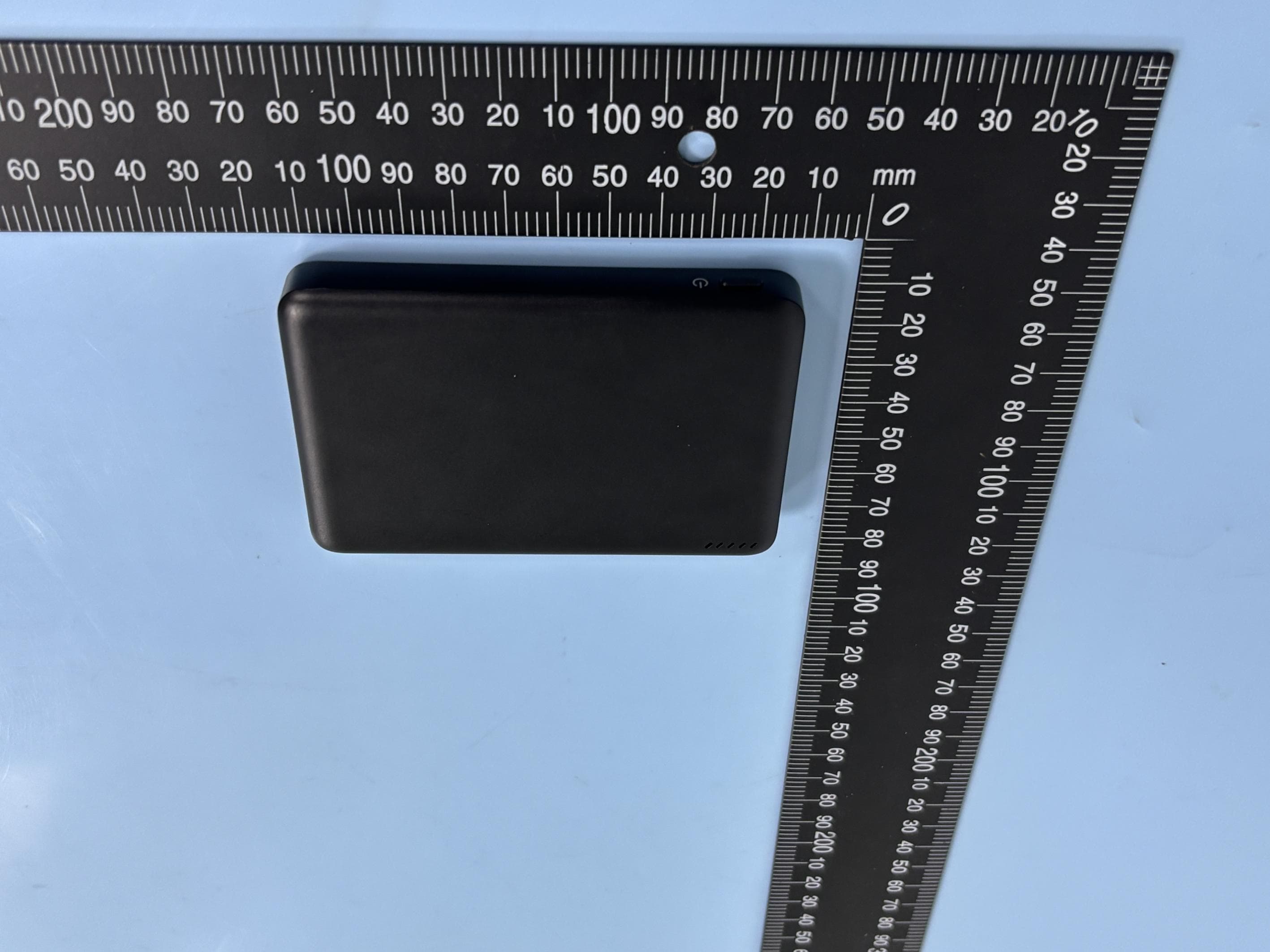 10K WIRELESS POWER BANK WITH WATCH & USB-C CHARGING - FCC ID 2BVXC-IPCW10006B - Dongguan Uka-Cham Electronics Tech. Co., Ltd (4)