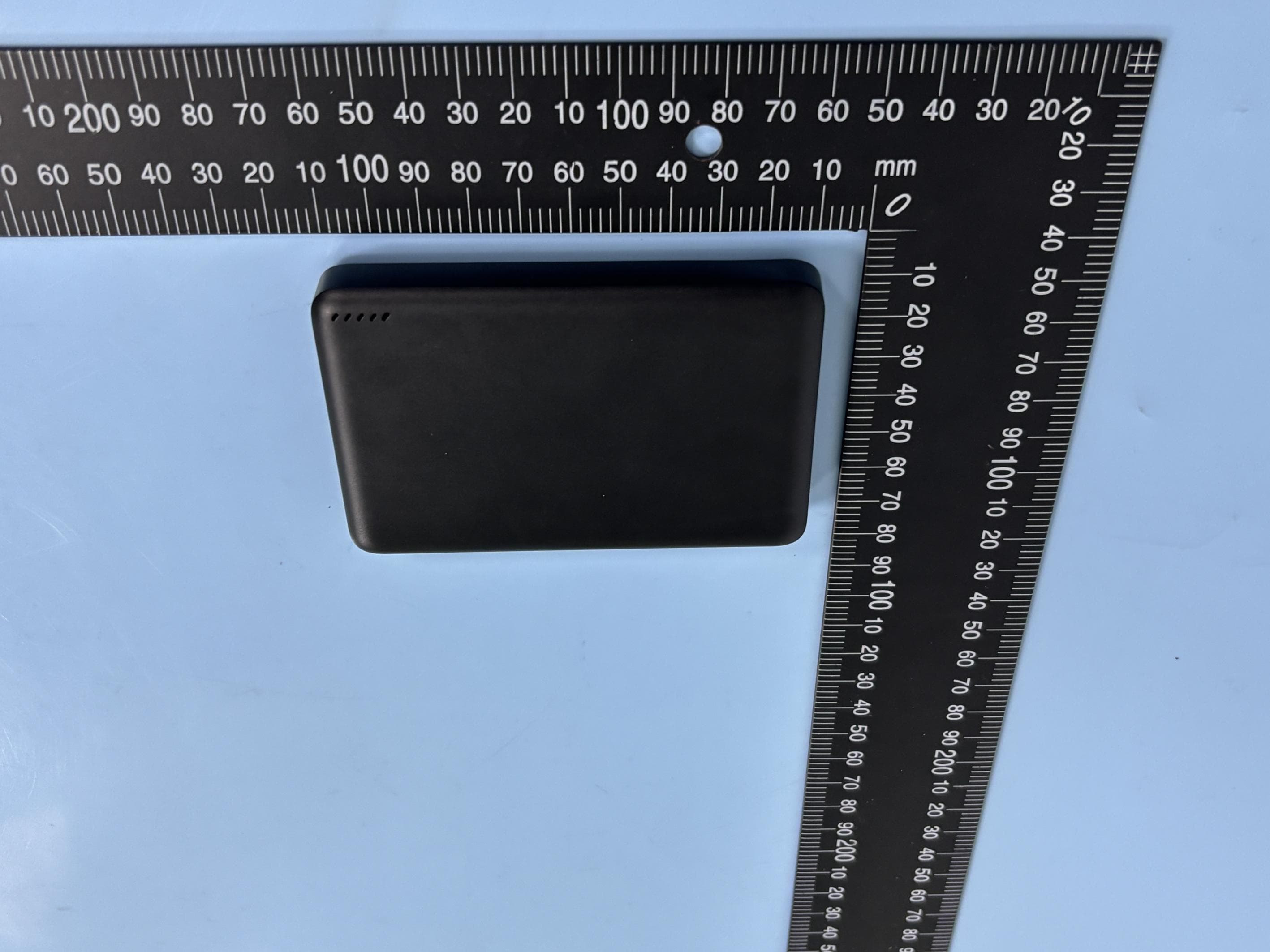 10K WIRELESS POWER BANK WITH WATCH & USB-C CHARGING - FCC ID 2BVXC-IPCW10006B - Dongguan Uka-Cham Electronics Tech. Co., Ltd (5)