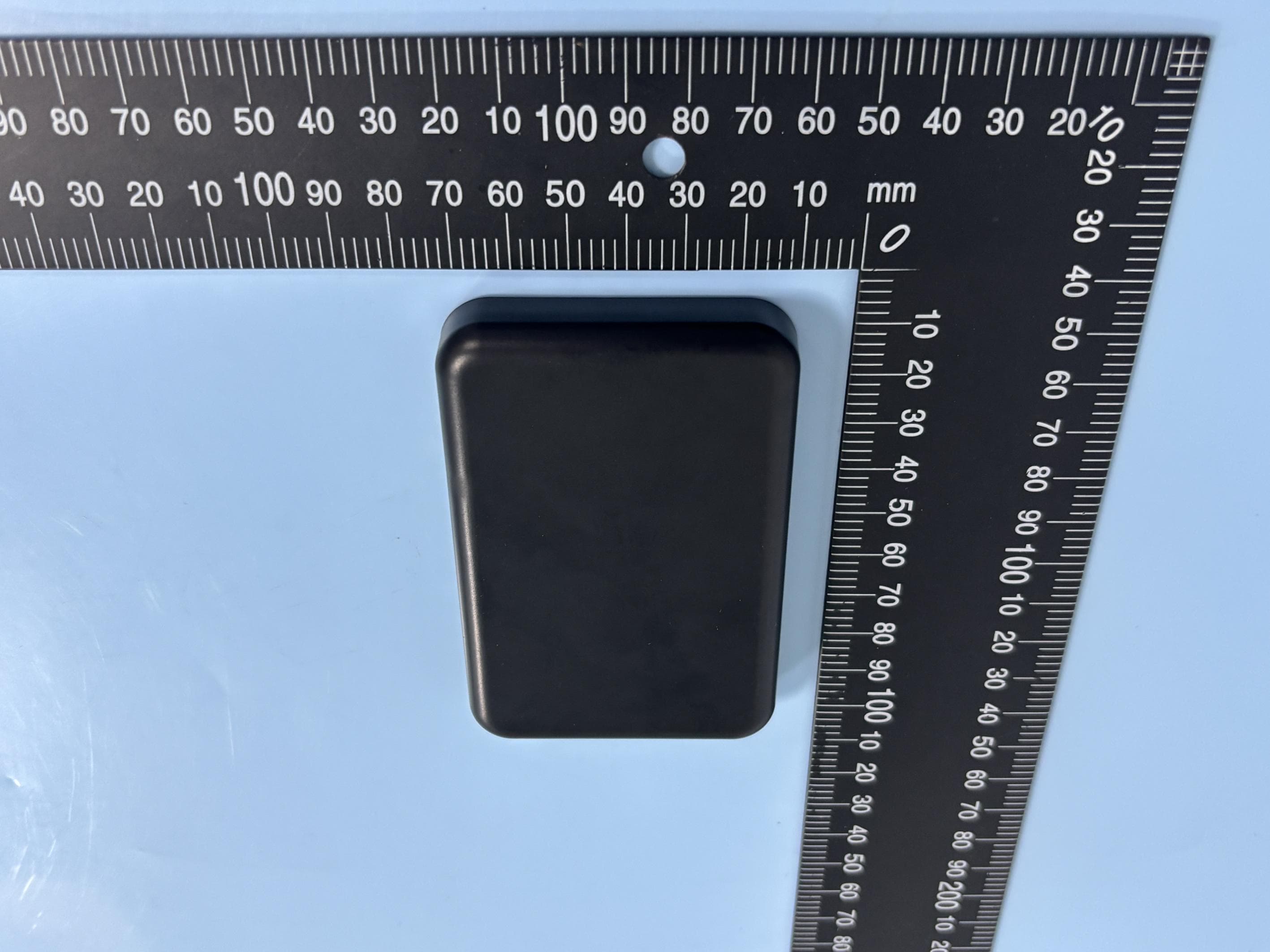 5K WIRELESS POWER BANK WITH USB-C CHARGING - FCC ID 2BVXC-IPCW5006B - Dongguan Uka-Cham Electronics Tech. Co., Ltd (3)