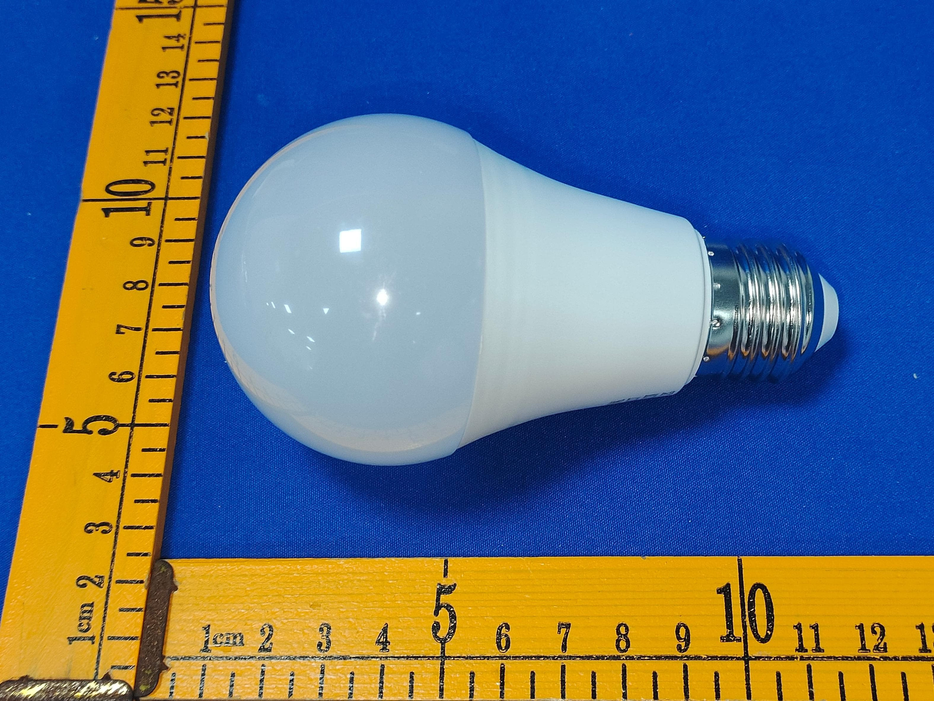 ball steep light - FCC ID 2BW6Q-LQLFD-12W - Zhongshan Liangqilai Optoelectronics Technology Co., Ltd. (2)