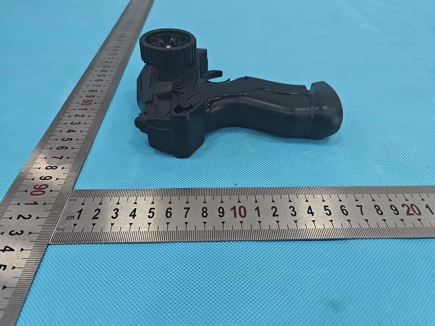 2.4G XC-101 PVC High-Speed Off-Road Remote Control Car - FCC ID 2BW92-XC-102 - Shantou City Chenghai District Xingchi Lie Toy Factory (5)