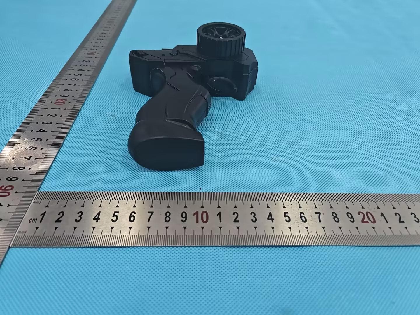 2.4G XC-101 PVC High-Speed Off-Road Remote Control Car - FCC ID 2BW92-XC-102 - Shantou City Chenghai District Xingchi Lie Toy Factory (3)