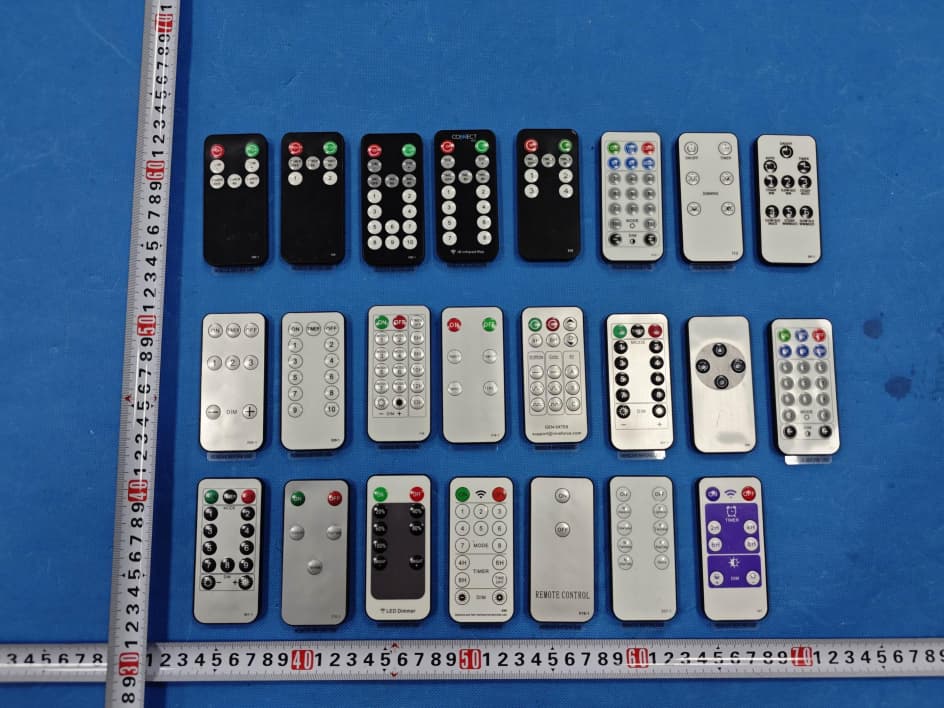 remote control - FCC ID 2BWKC-081-1 - Linhai Yixin Photoelectric Technology Co.,Ltd (4)