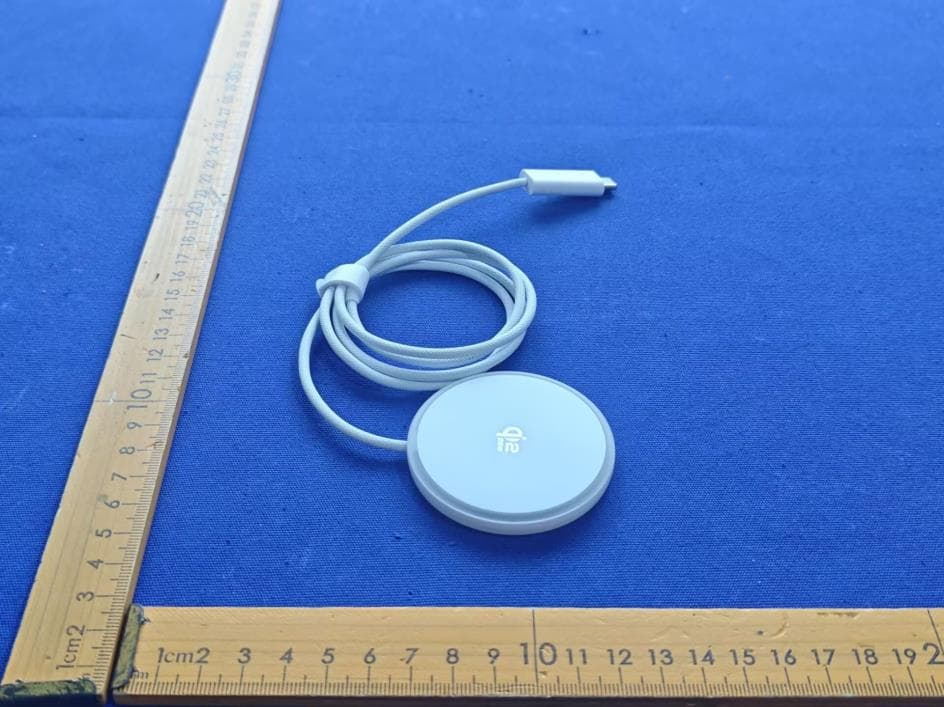 Wireless charger - FCC ID 2BWKL-WXC18 - Shenzhen Xinborui Technology Co., Ltd (3)