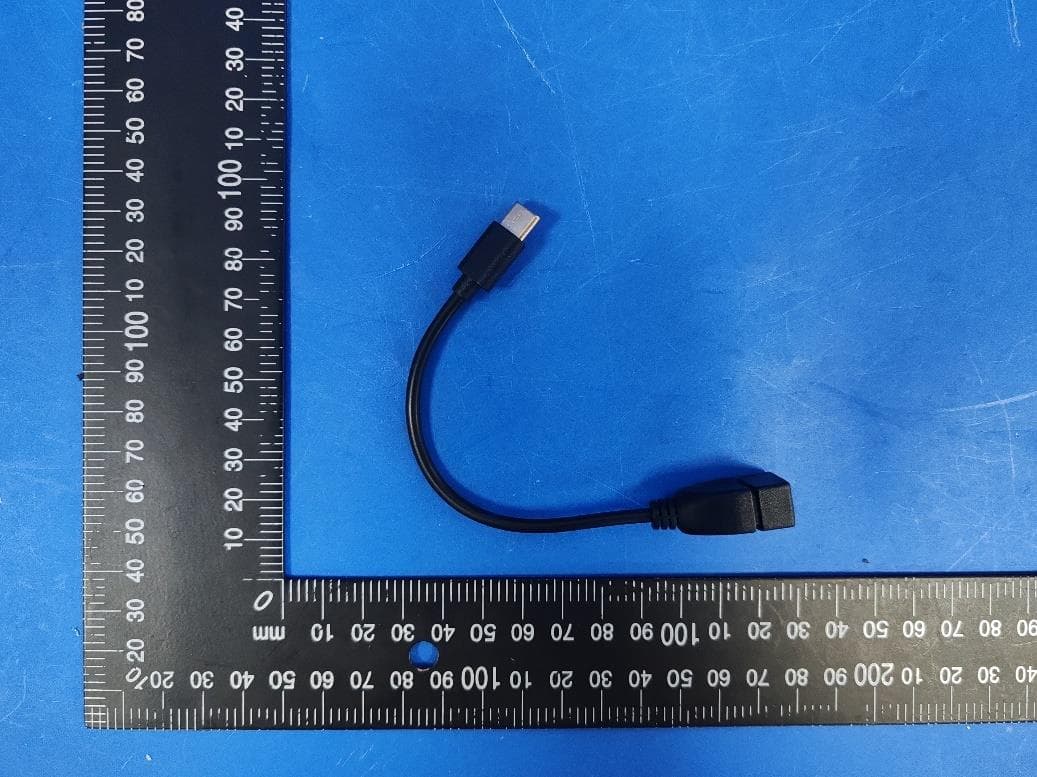carplay wireless adapter - FCC ID 2BWKR-C99 - Yikai International Trade Co., Limited (3)