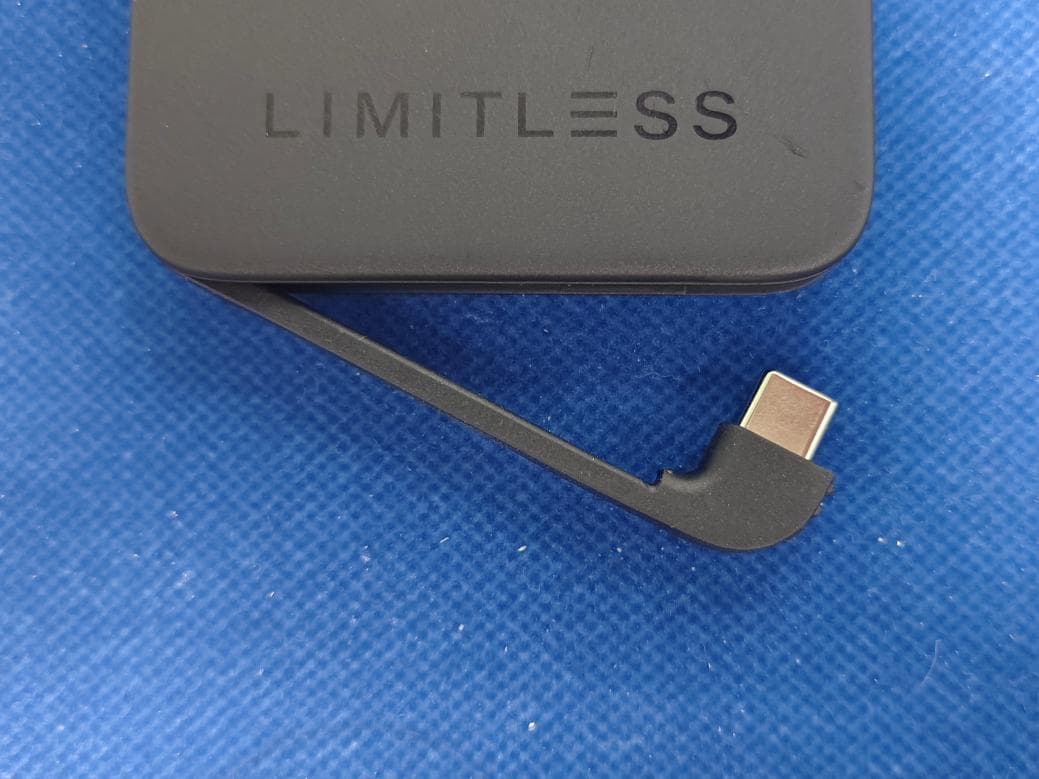 Limitless Ultra Slim 5,000mAh Magnetic Wireless Power Bank - FCC ID 2BWLC-LIM-5KMSPB - LIMITLESS INNOVATIONS, INC. (5)