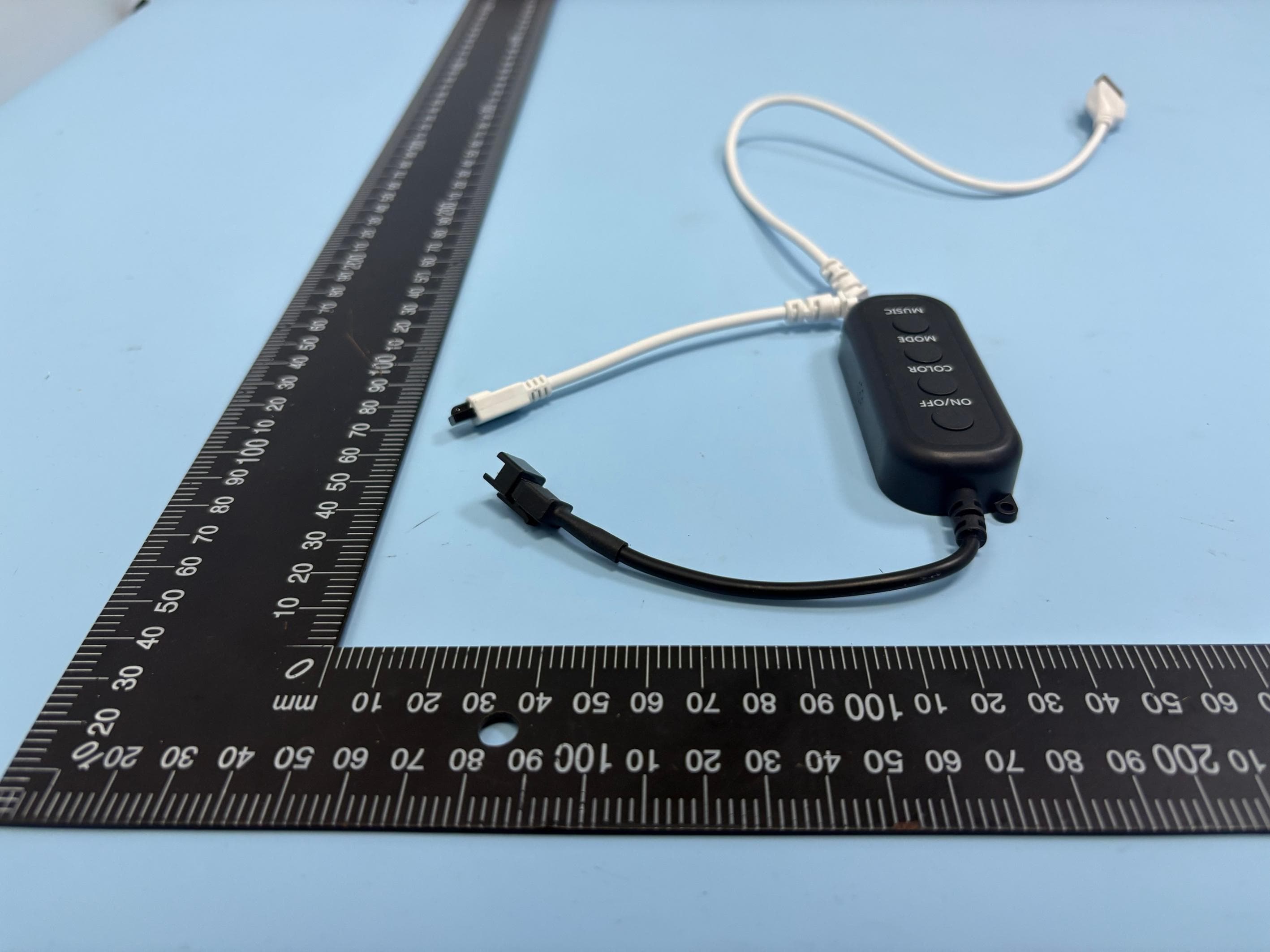 Four-button Bluetooth controller - FCC ID 2BWLW-YH629-BC - YAOKUNBIAO TECHNOLOGY EQUIPMENT (JIANGSU) CO., LTD (5)