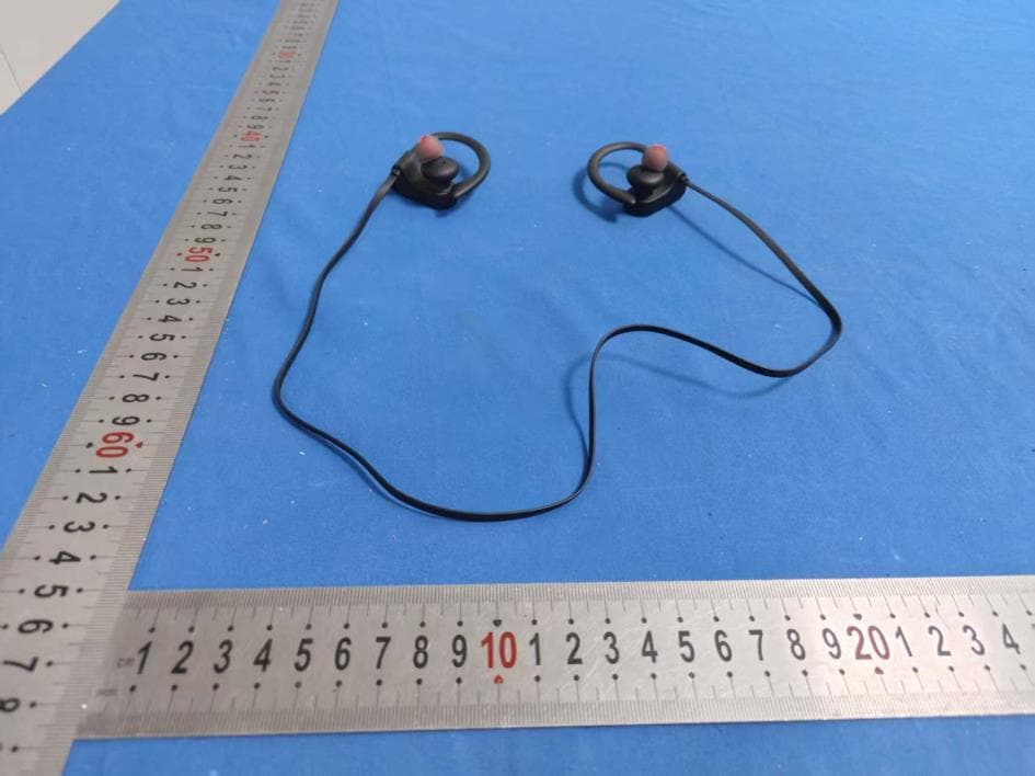 Wireless Bluetooth Headphones - FCC ID 2BWMG-B0734S1YBS - Shenzhen Dekelan Technology Co.,Ltd (5)