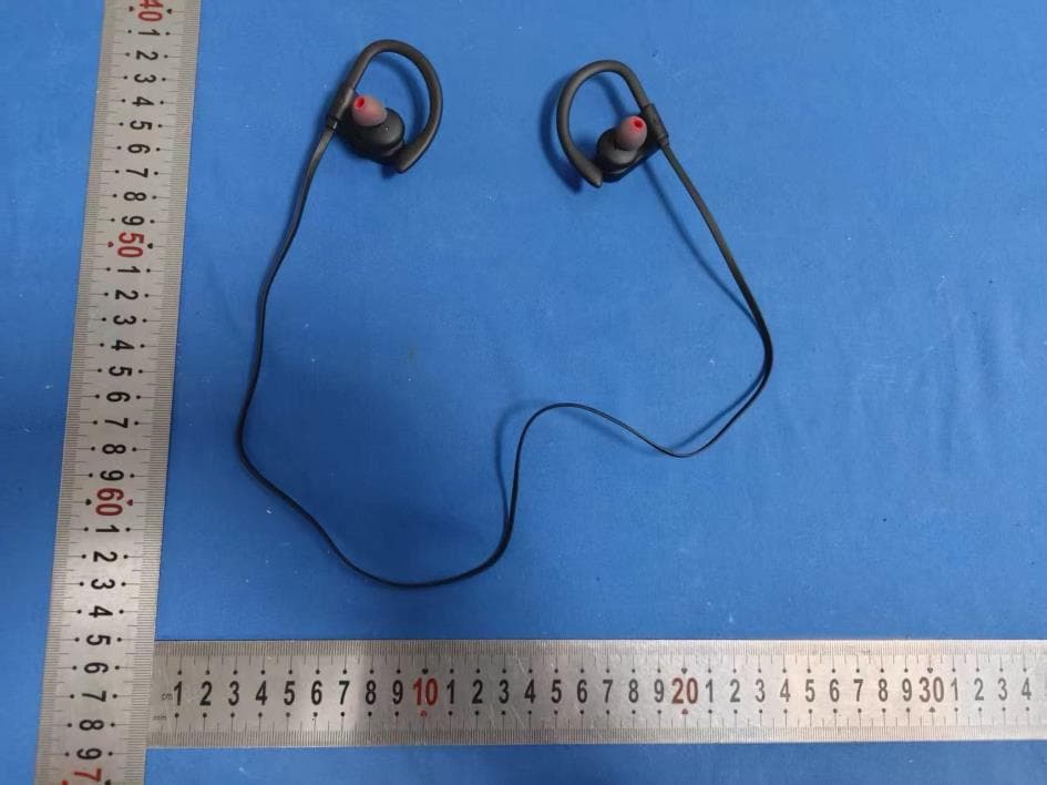 Wireless Bluetooth Headphones - FCC ID 2BWMG-B0734S1YBS - Shenzhen Dekelan Technology Co.,Ltd (3)