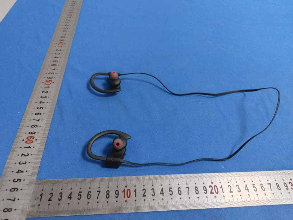 Wireless Bluetooth Headphones - FCC ID 2BWMG-B0734S1YBS - Shenzhen Dekelan Technology Co.,Ltd (4)