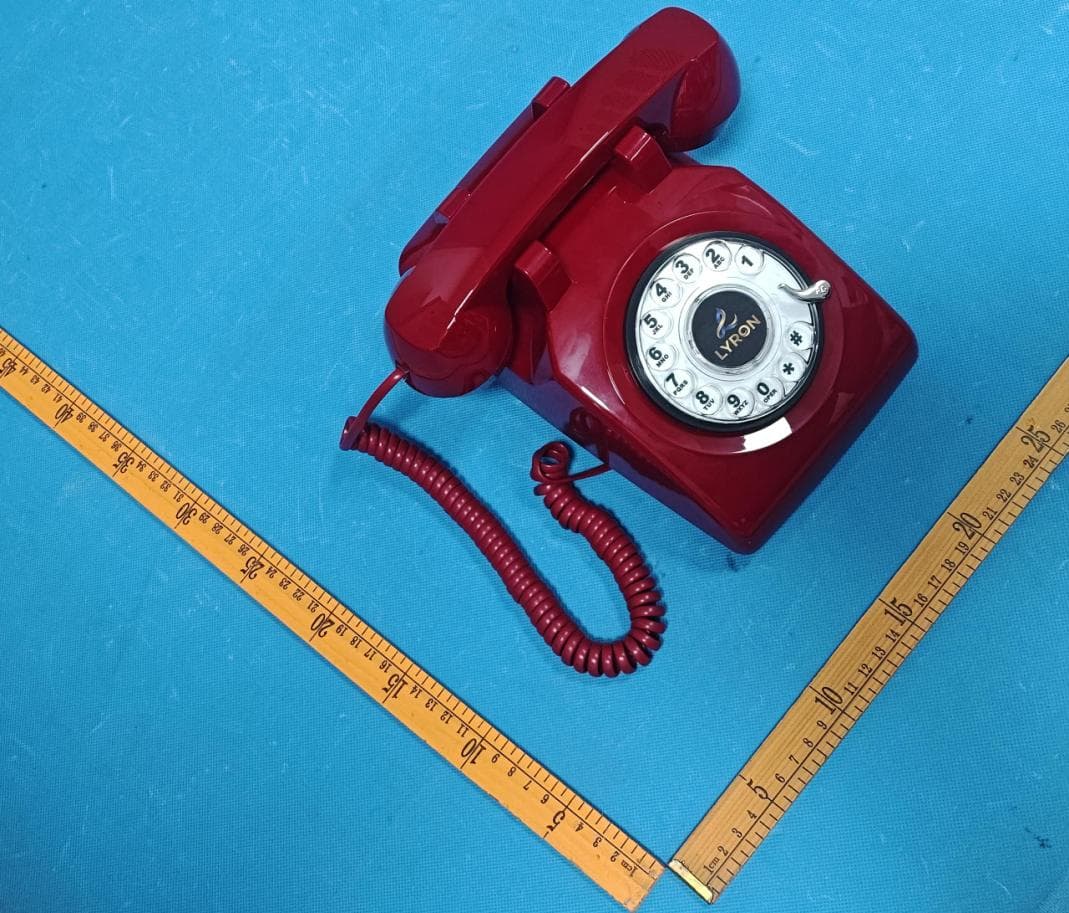 Bluetooth with audio guestbook retro phone - FCC ID 2BWP8-LYRON-D11 - JLYR VENTURES LLC