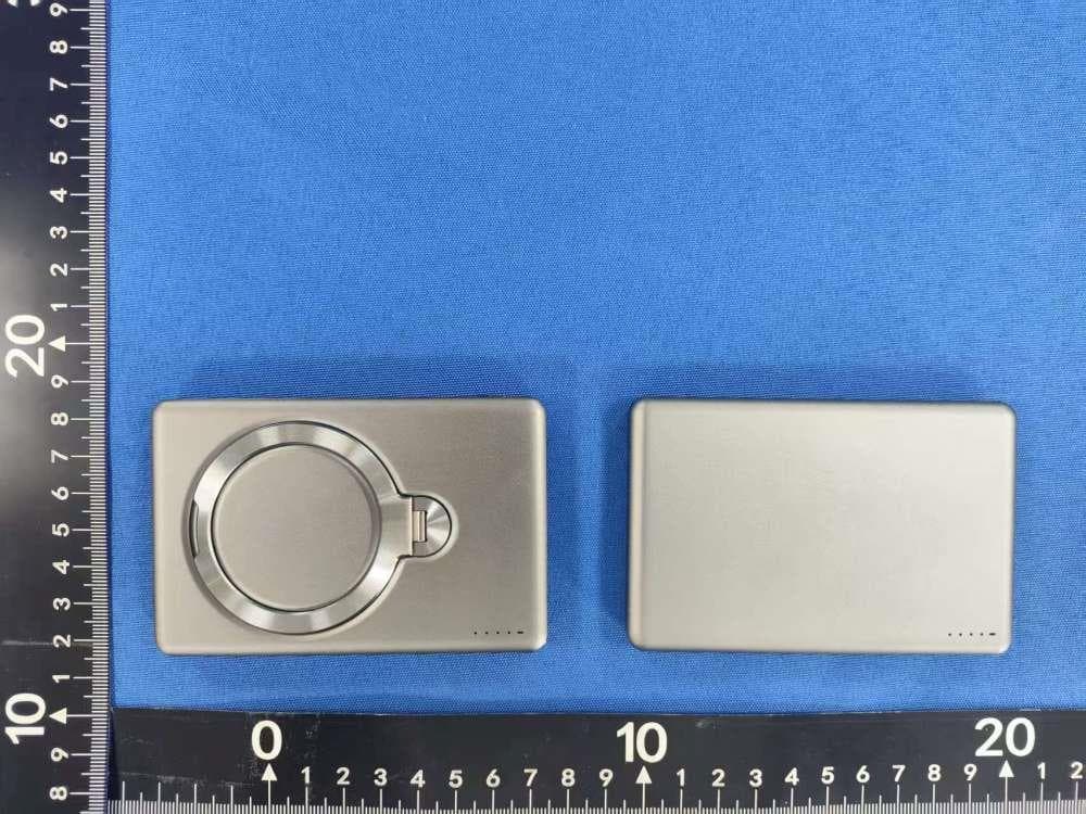 Magnetic Wireless PowerBank - FCC ID 2BWQY-M-002 - Shenzhen U-Create Electronic Technology Co.,Ltd. (3)