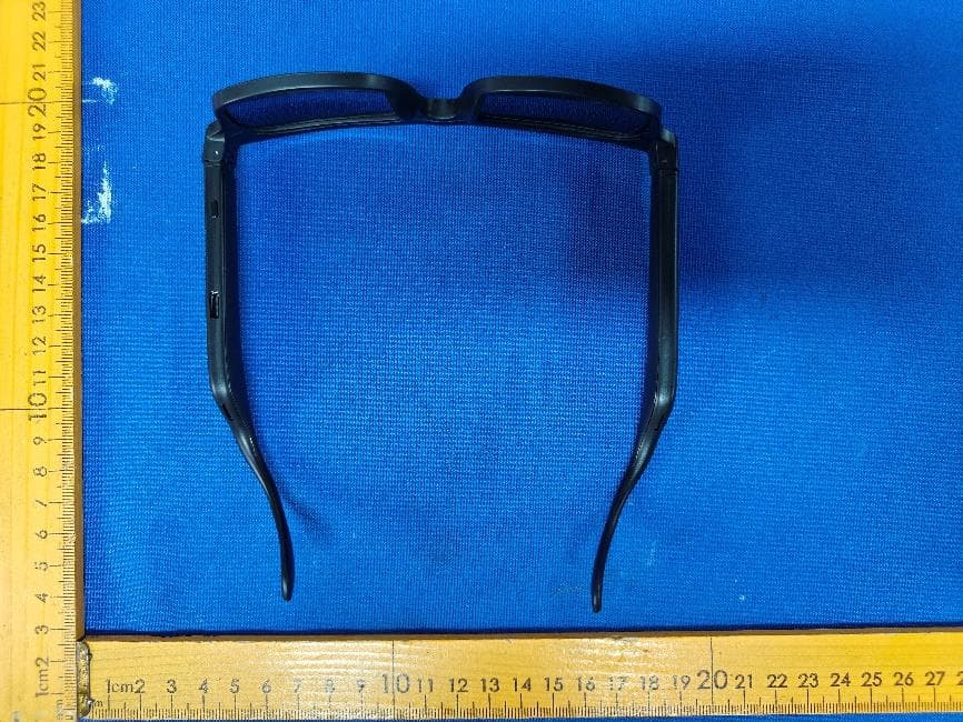 Bluetooth Music Sunglasses - FCC ID 2BWTC-YJ012 - Dongguan SY Yihuaren Digital Technology Co., Ltd