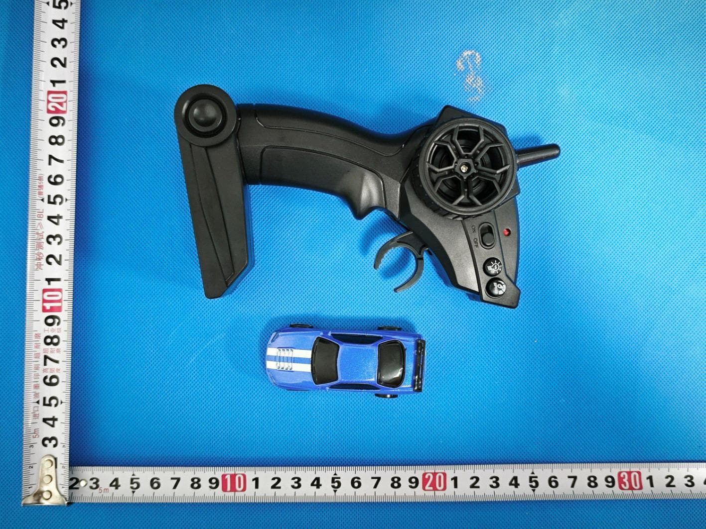 Remote control toy car - FCC ID 2BWWO-YGY1120 - Shantou Chenghai Yegao Toys Factory (2)