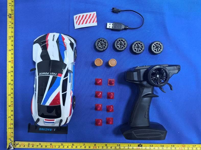 Remote Control Toys - FCC ID 2BX3A-8923B - Shantou Ruisu Trading Co., Ltd. (2)