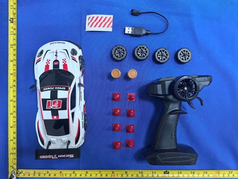 Remote Control Toys - FCC ID 2BX3A-8923B - Shantou Ruisu Trading Co., Ltd.