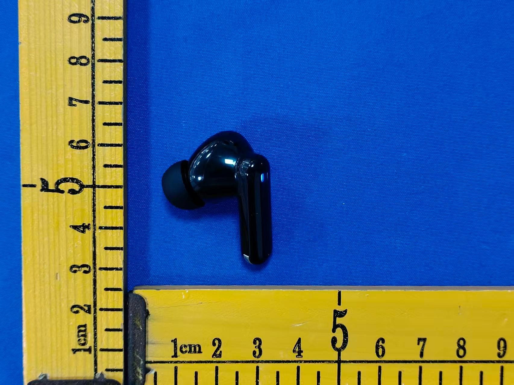 TWS Earphones - FCC ID 2BXC6-SE-08 - SHENZHEN JINMA COMMUNICATION CO., LTD. (3)