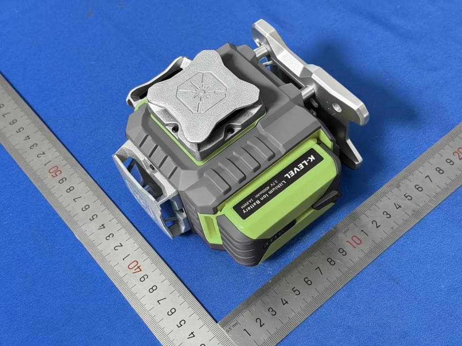 Laser Level - FCC ID 2BXDI-KLS-D813 - Changzhou Kailaisi Instrument Co.,Ltd