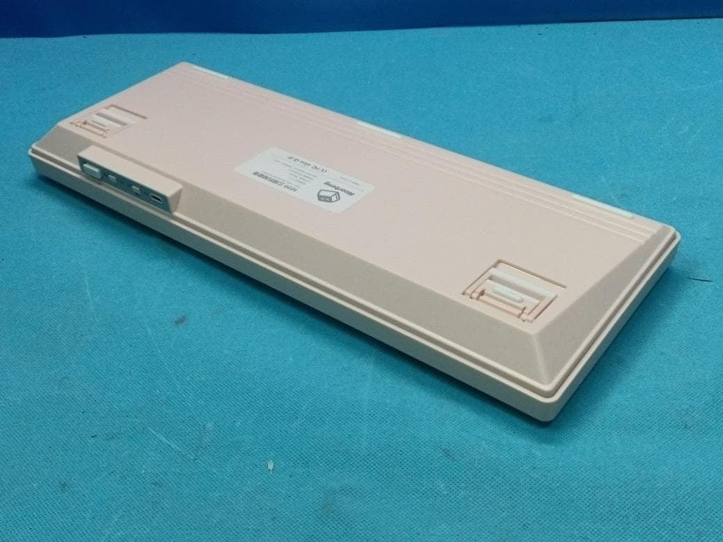 Wireless three-mode mechanical keyboard - FCC ID 2BXH5-M99 - Dongguan Jianjiang E-commerce Co., Ltd. (2)
