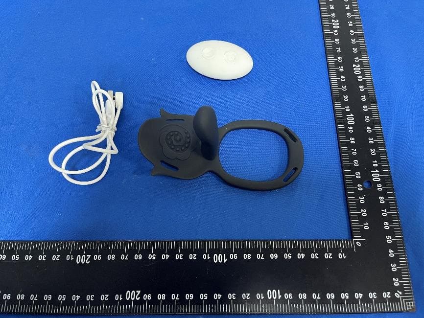 APP-basedCouple wearable black vibrator set - FCC ID 2BXIY-Q-014-0022 - Shenzhen Beiyaochen Technology Co.,Ltd. (2)