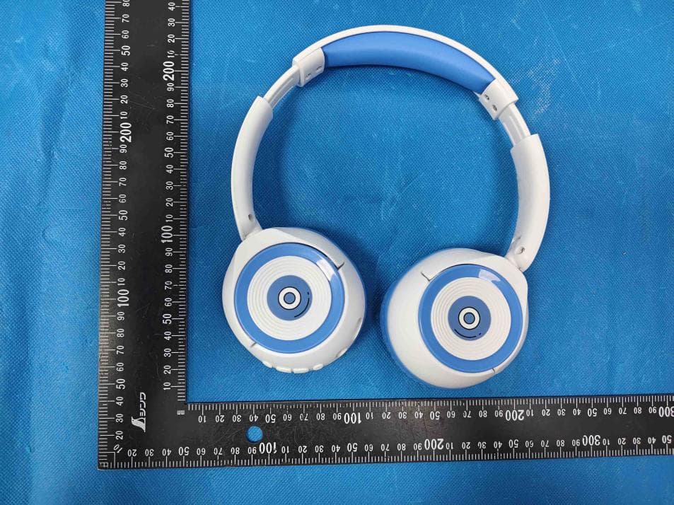 Headphones - FCC ID 2BXJW-T2 - HONGKONG BAOKANGDA LIMITED