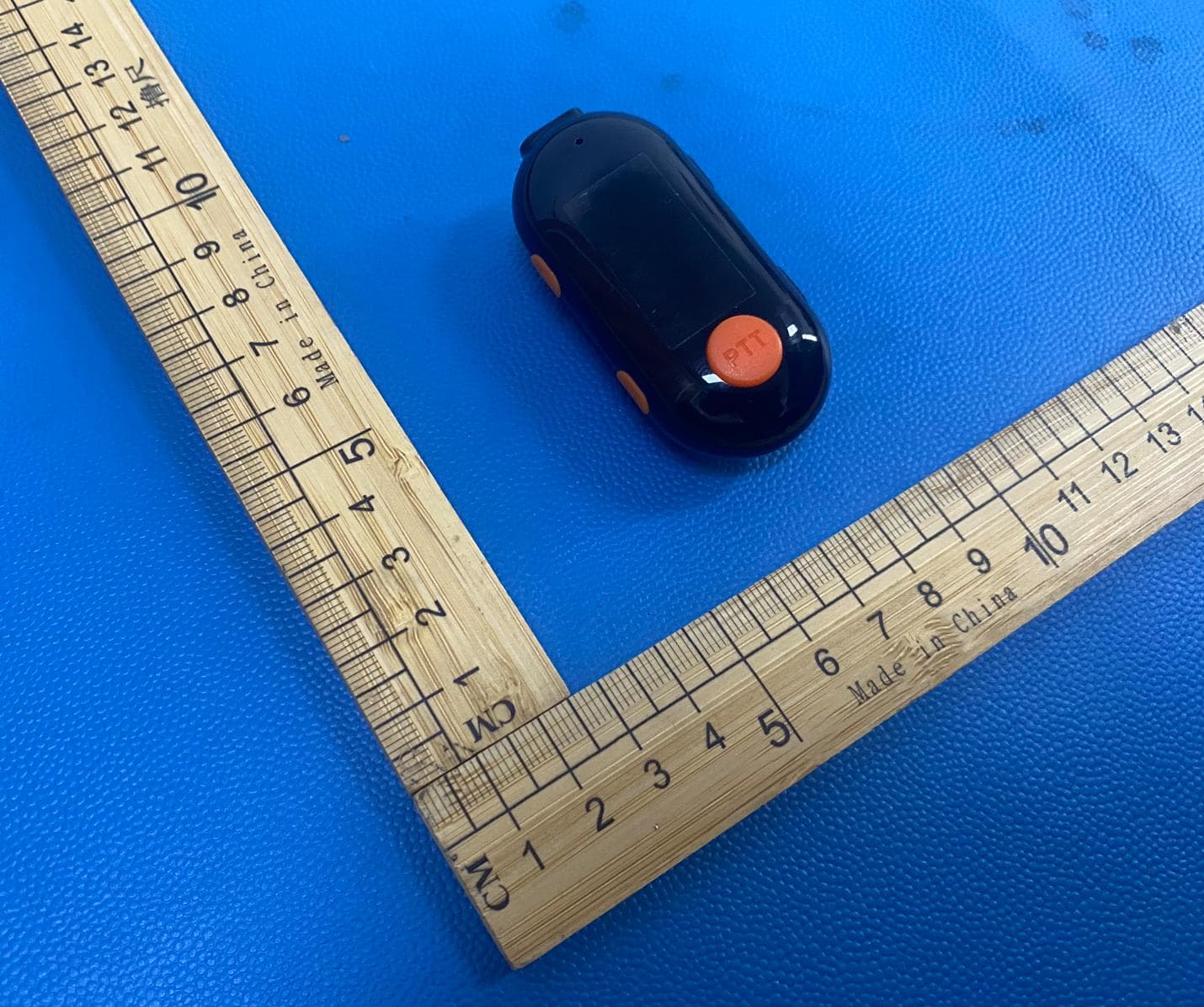 Ear-hung Walkie-Talkie - FCC ID 2BXKR-SR-633 - Huizhou Zhongchen Intelligent Technology Co., Ltd