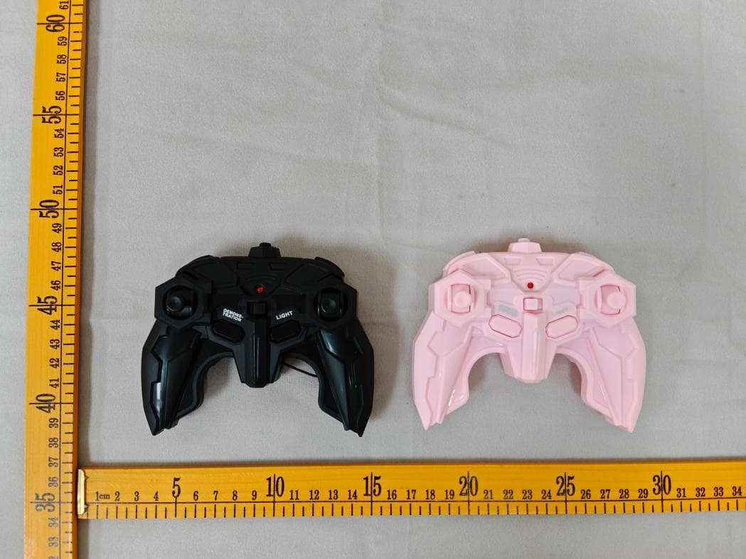 Two-sided toy car - FCC ID 2BXL9-OF-Y8 - HONG KONG CLOUD WIN TECH CO., LIMITED (4)