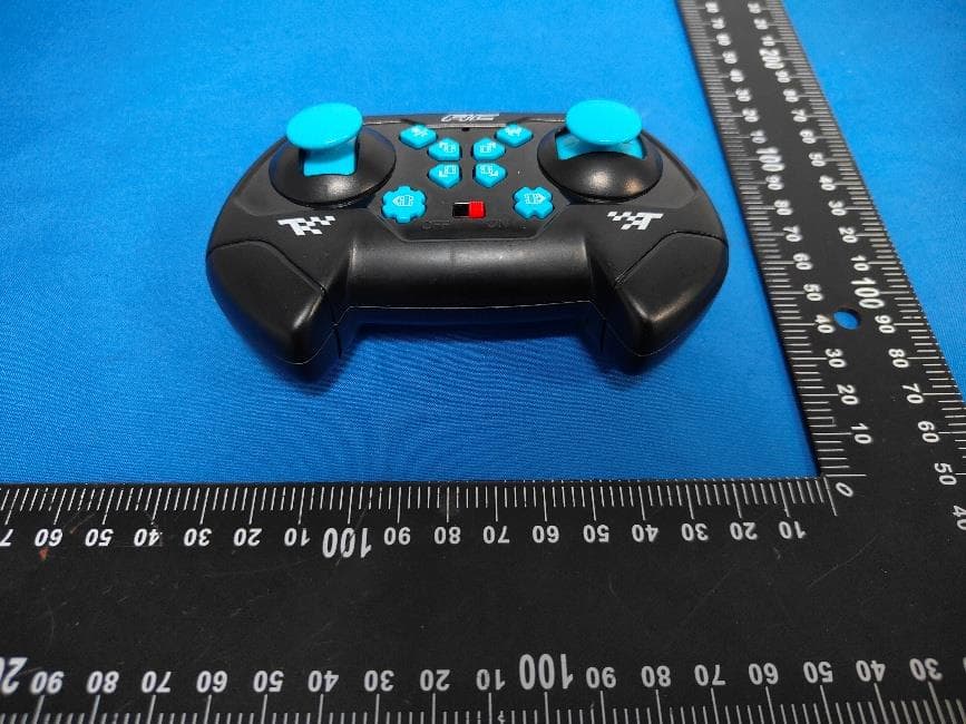Flexibly Twist Stunt Car - FCC ID 2BXLD-KT922A - Shantou Chenghai Huaxuan Toys Factory (1)