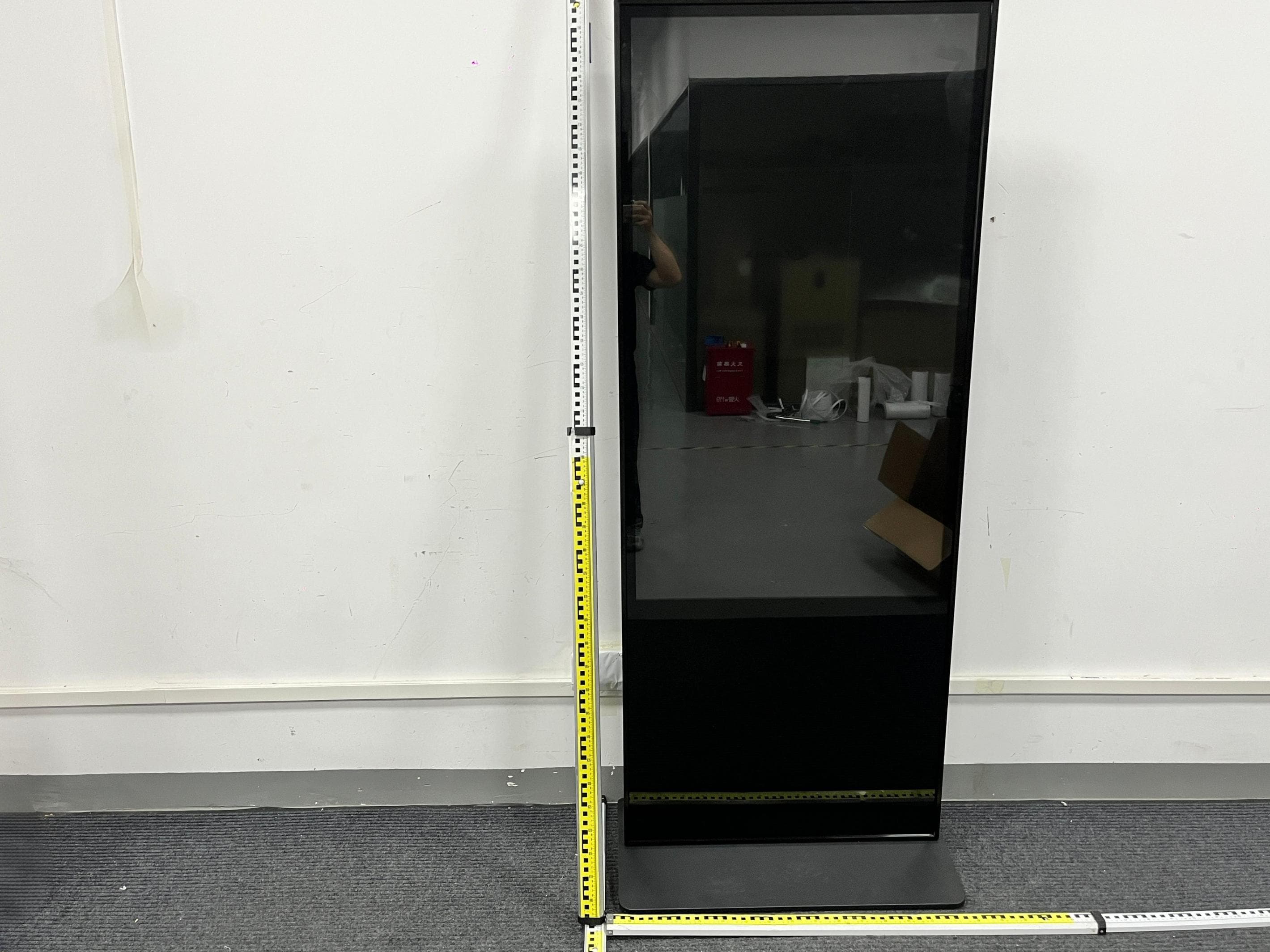 advertising screen - FCC ID 2BXMN-LCWY550CMD - Dongguan Beloong Technology Co., Ltd. (5)
