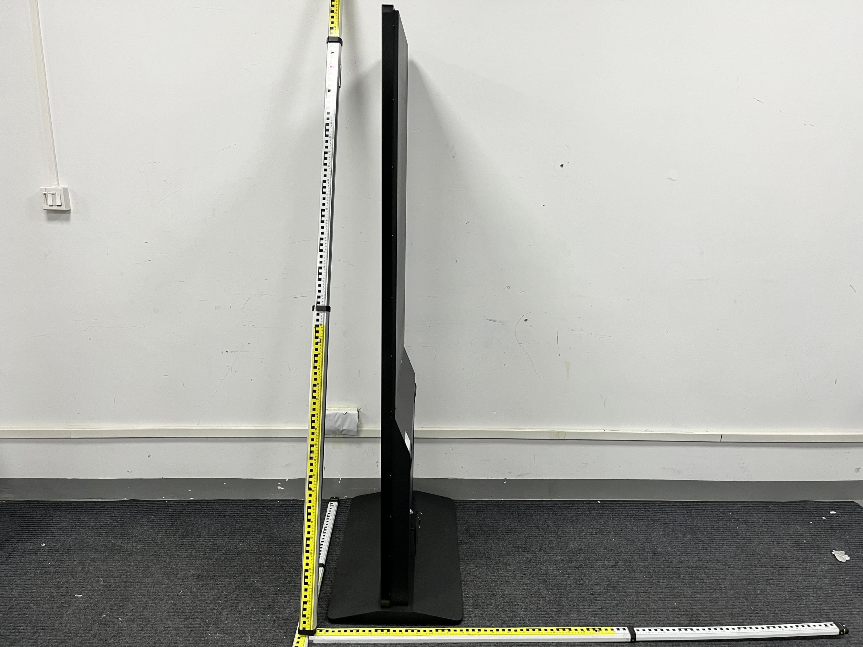 advertising screen - FCC ID 2BXMN-LCWY550CMD - Dongguan Beloong Technology Co., Ltd. (3)