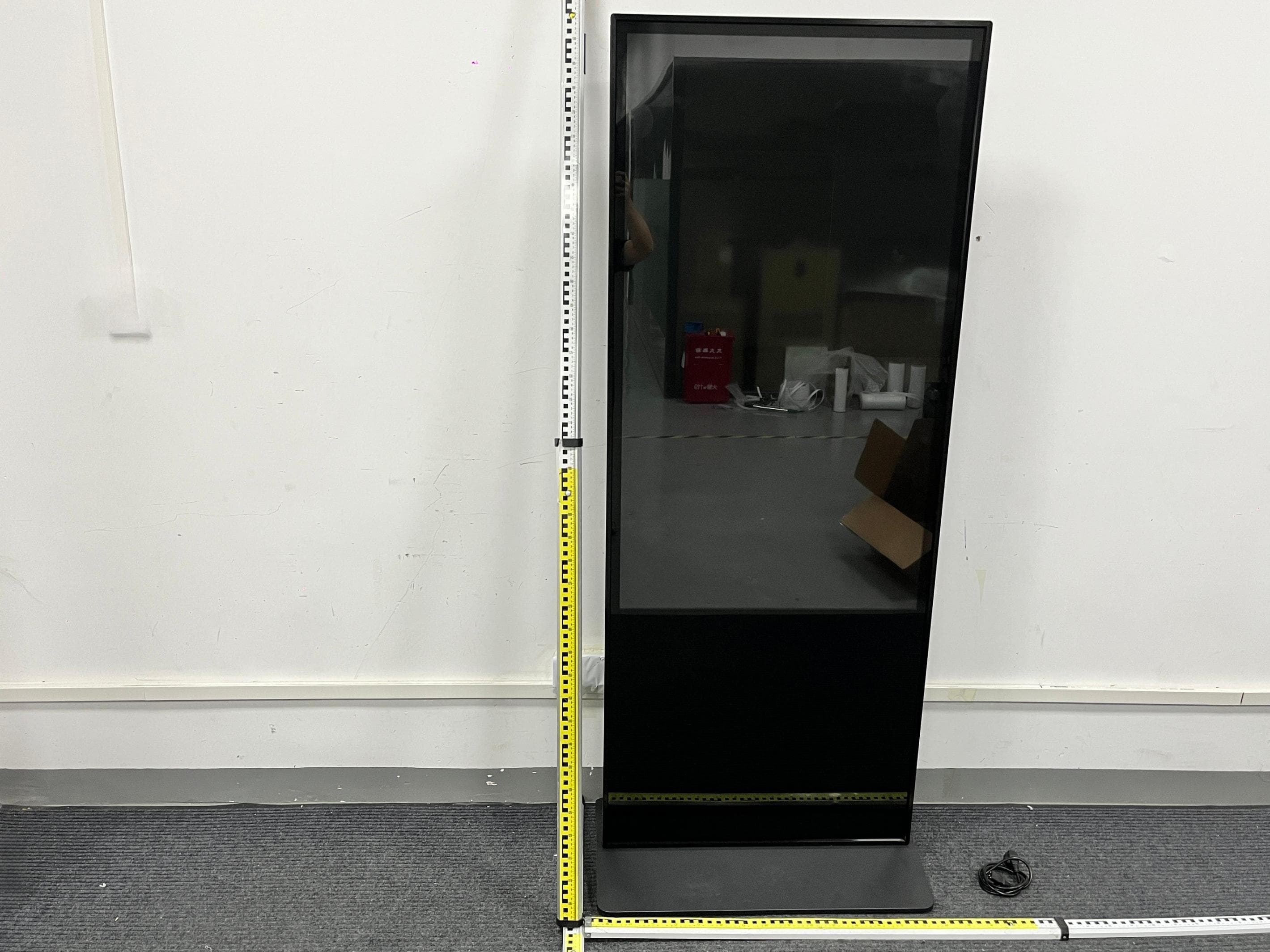 advertising screen - FCC ID 2BXMN-LCWY550CMD - Dongguan Beloong Technology Co., Ltd. (4)